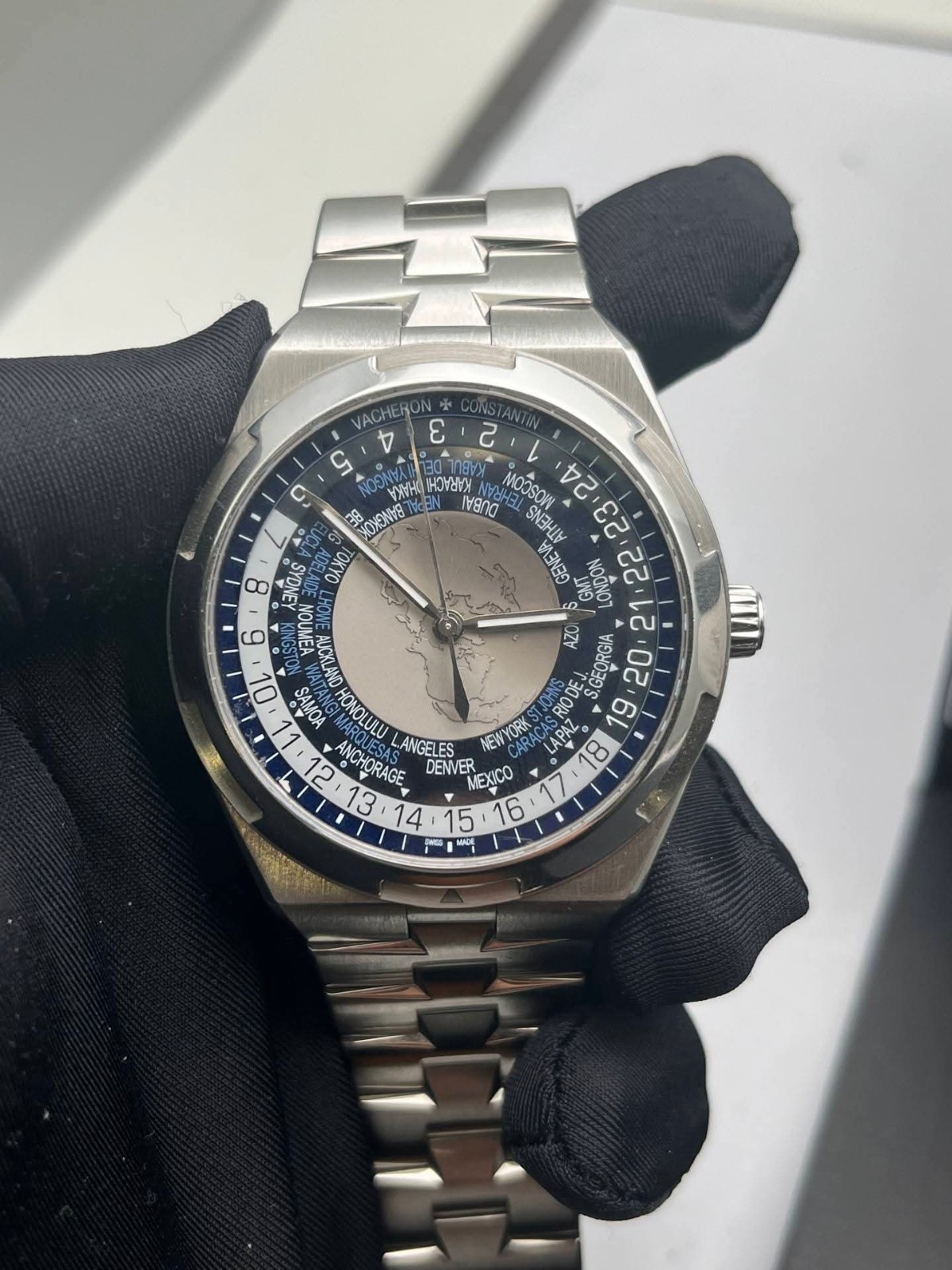 Vacheron Constantin Overseas 7700V
