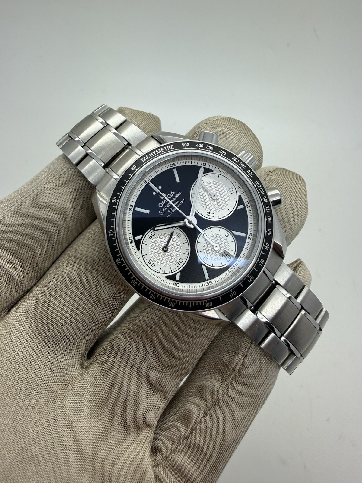 Omega Speedmaster 326.30.40.50.01.002