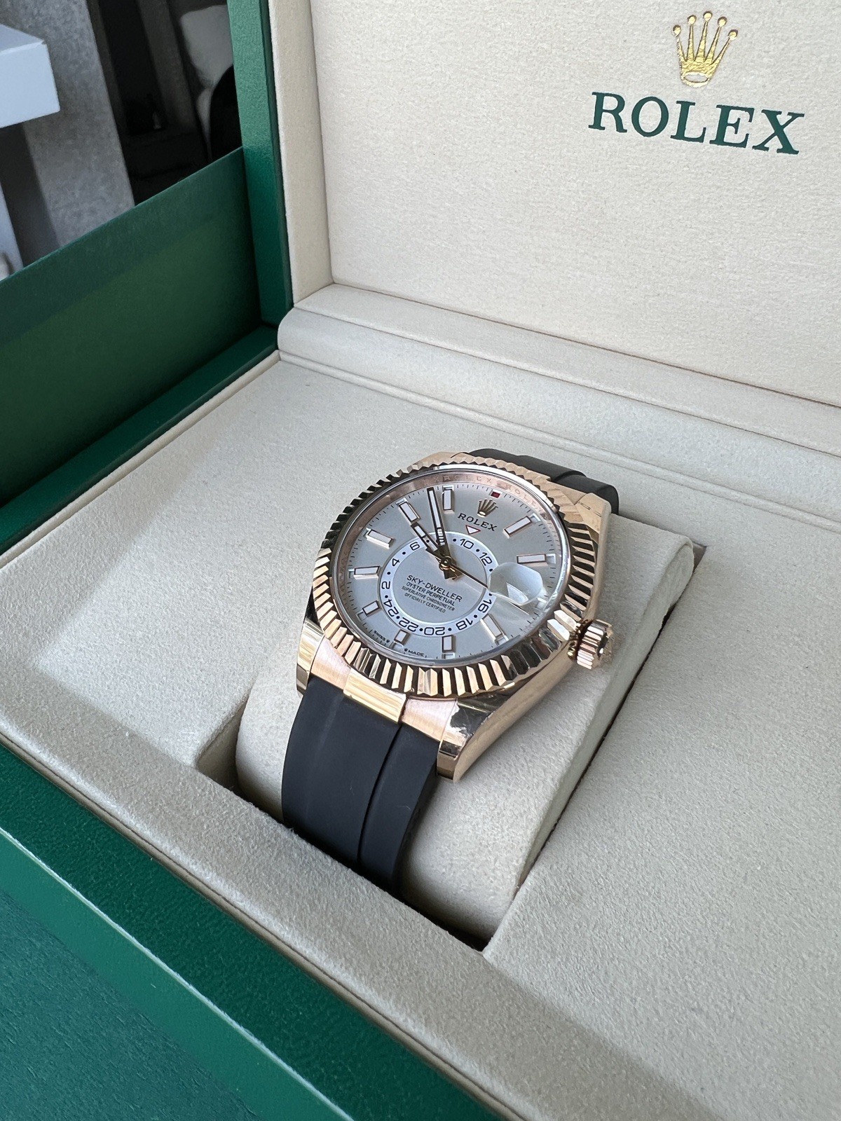 Rolex Sky-Dweller 336235