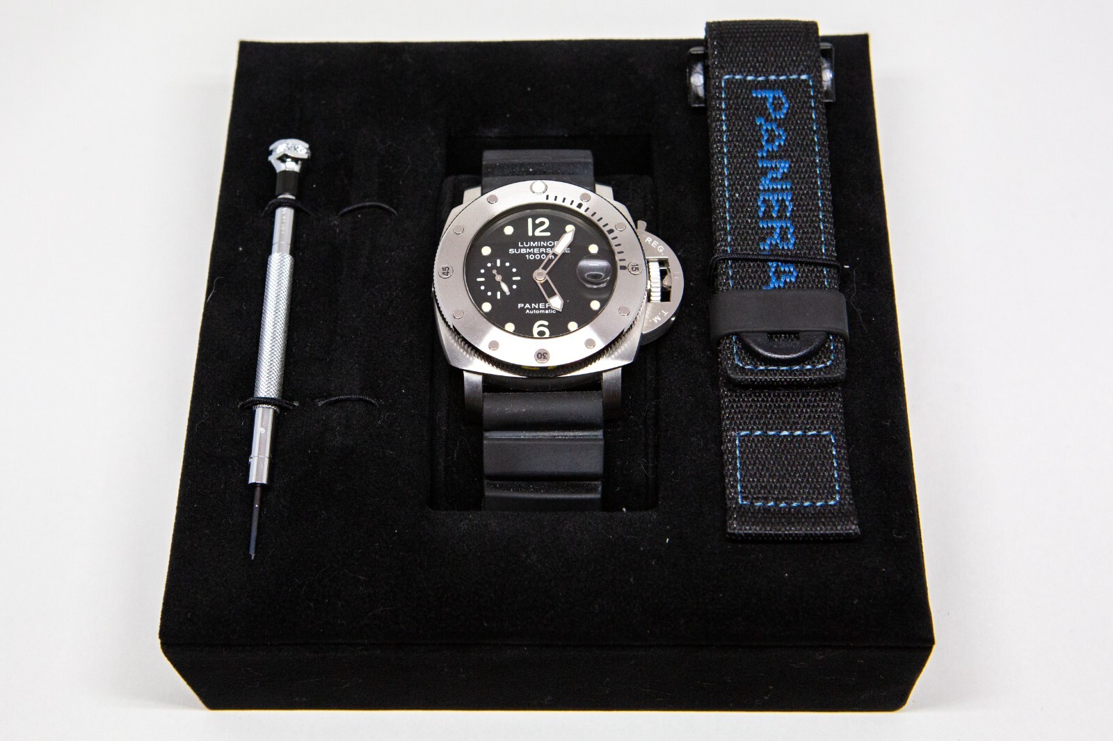 Panerai Submersible 1000M