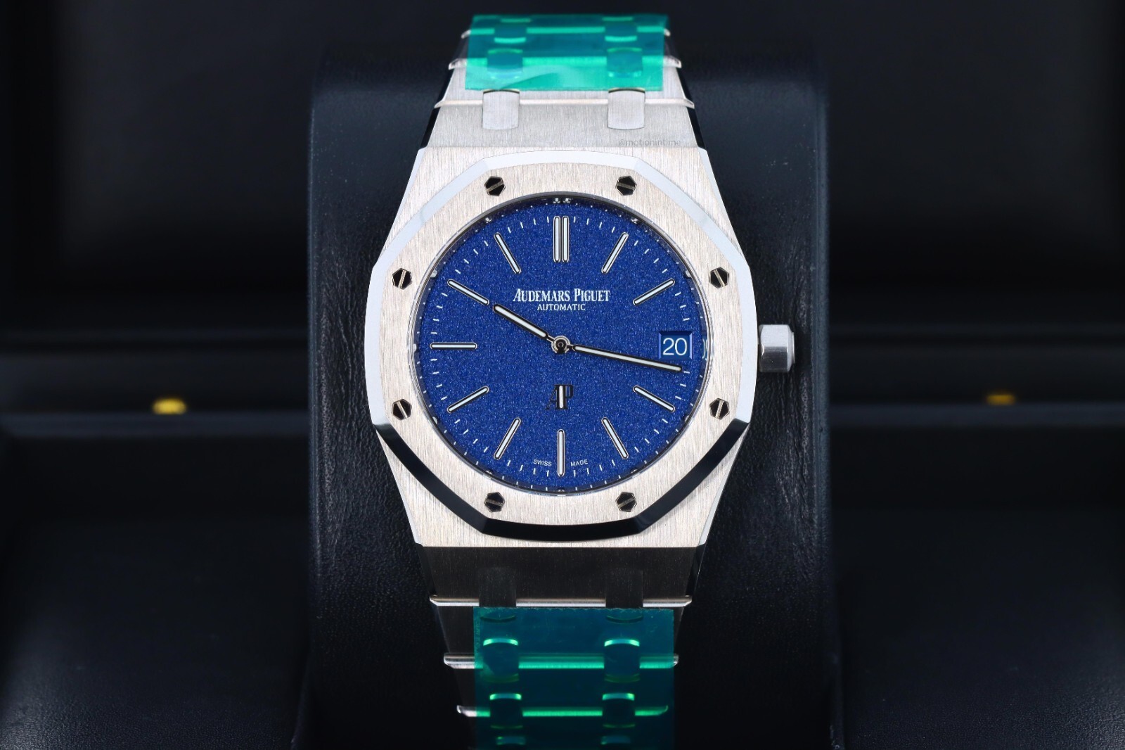 Audemars Piguet Royal Oak Jumbo 16202BC.OO.1240BC.02