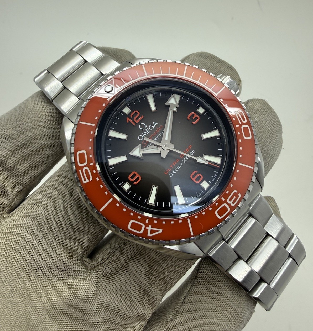 Omega Seamaster Planet Ocean 215.32.46.21.06.001
