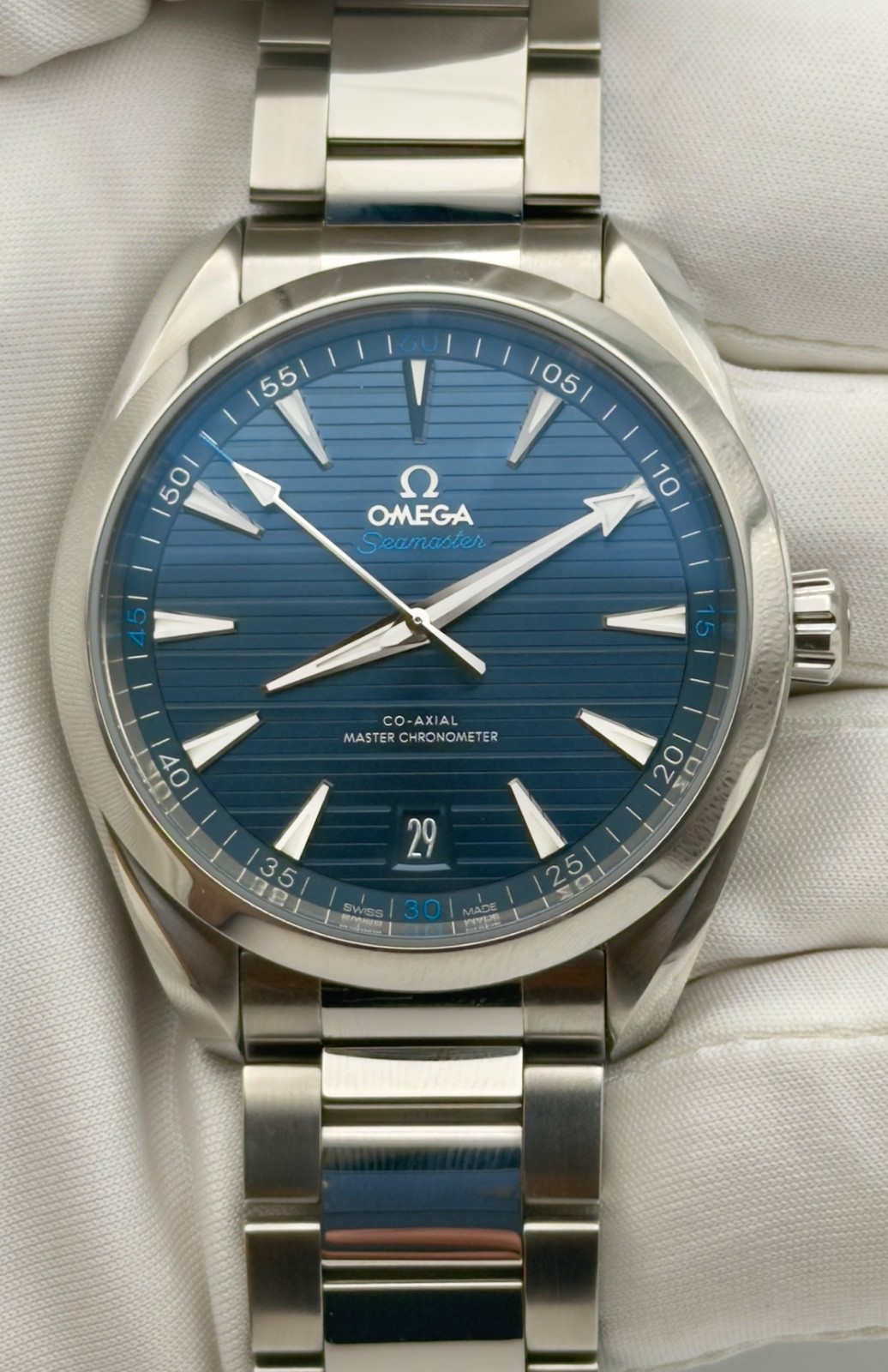 Omega Aqua Terra 220.10.41.21.03.001