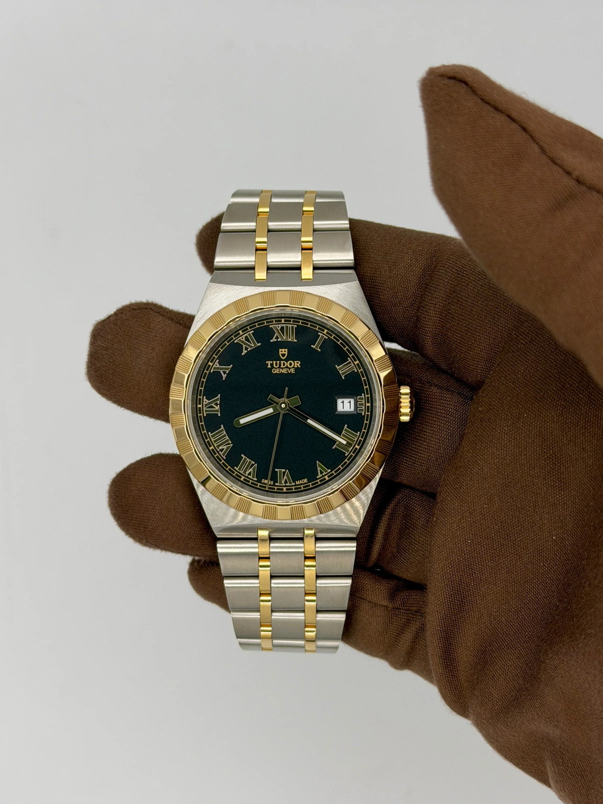 Tudor Royal M28503-0006