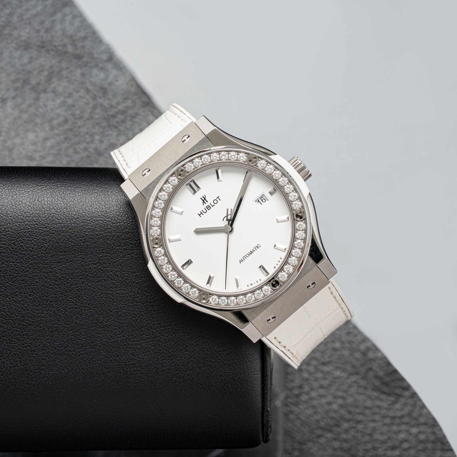 Hublot Classic Fusion 542.NE.2010.LR.1204