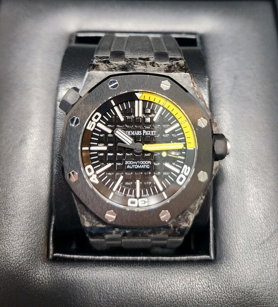 Audemars Piguet Royal Oak Offshore Diver 15706AU