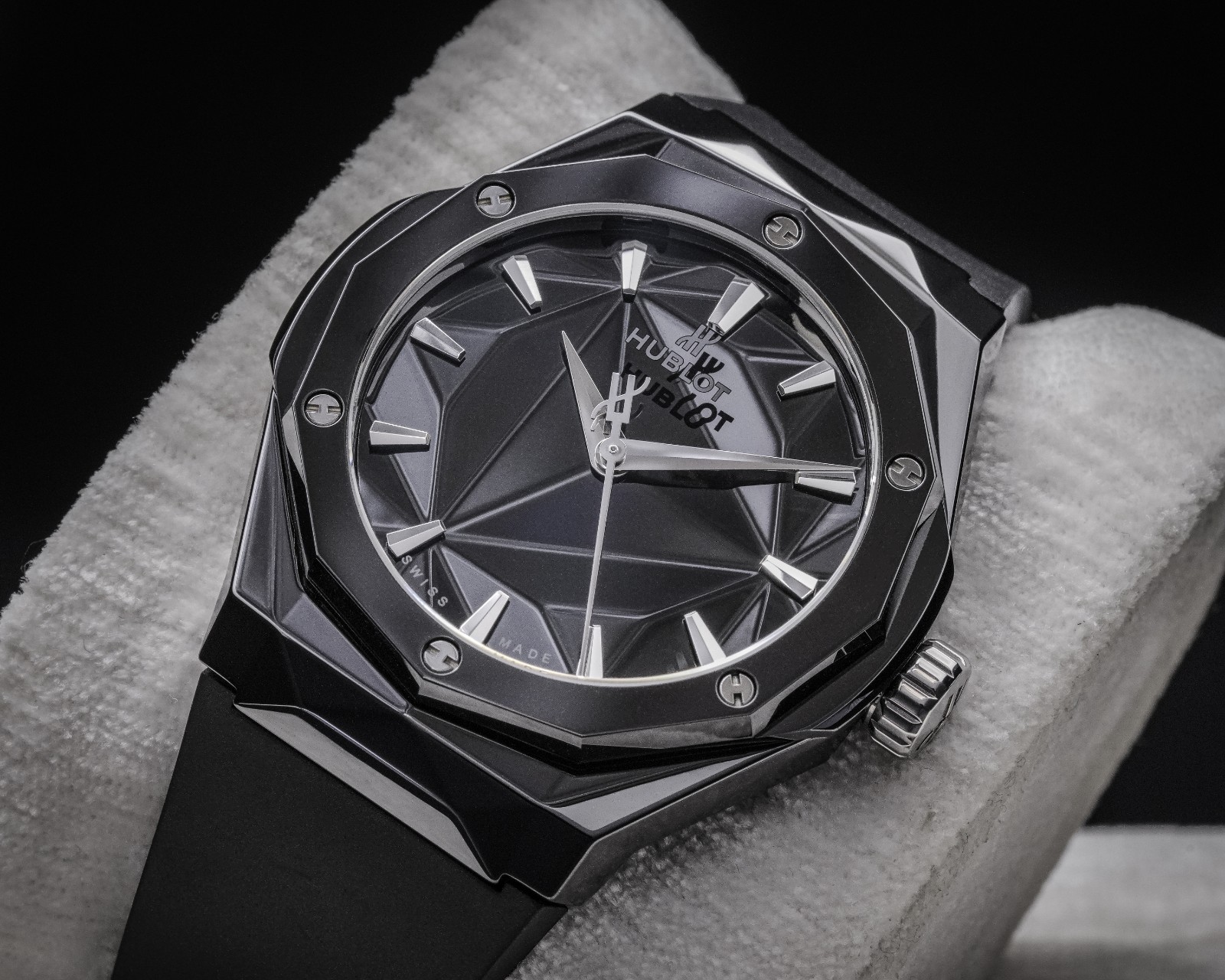 Hublot Classic Fusion 550.CS.1800.RX.ORL21