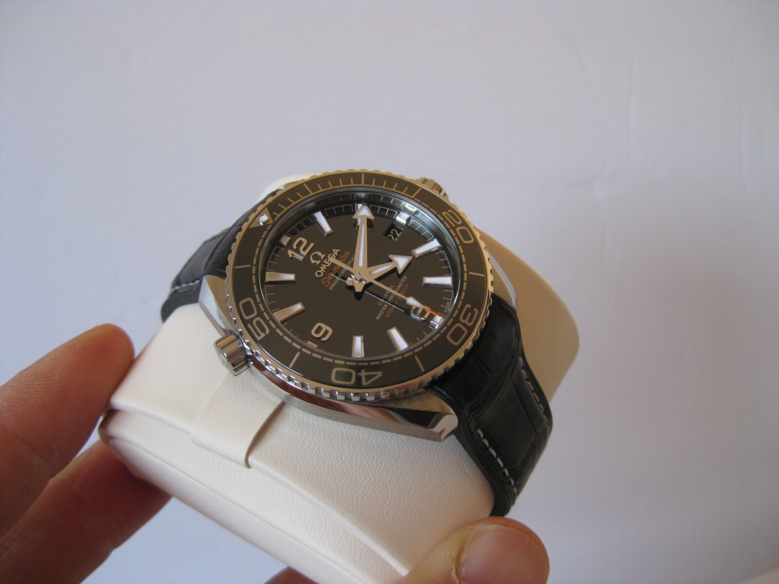 Omega Planet Ocean 215.33.40.20.01.001
