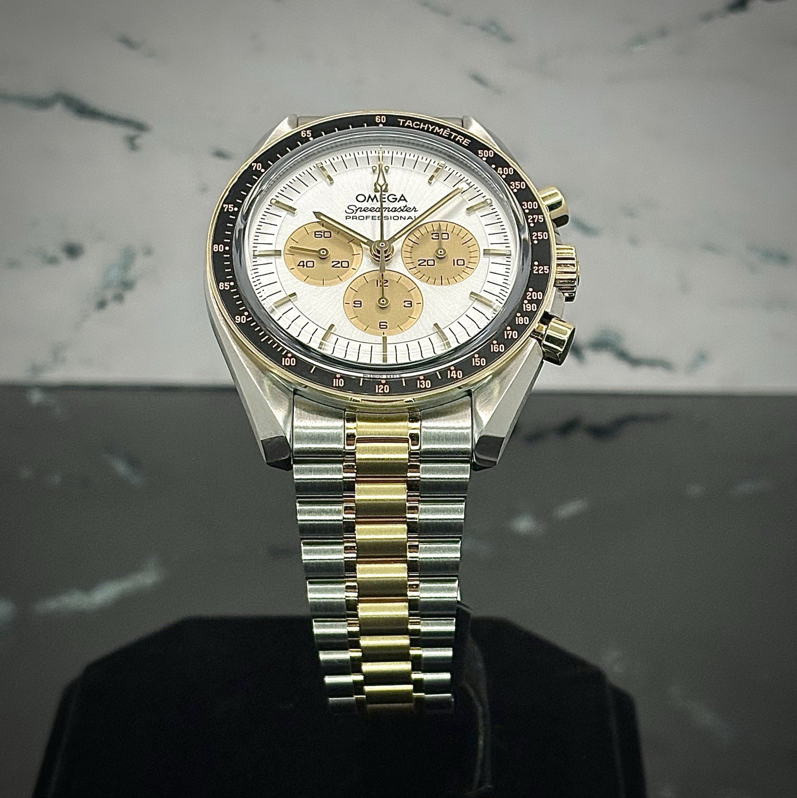 Omega Speedmaster Moonwatch 310.20.42.50.02.001