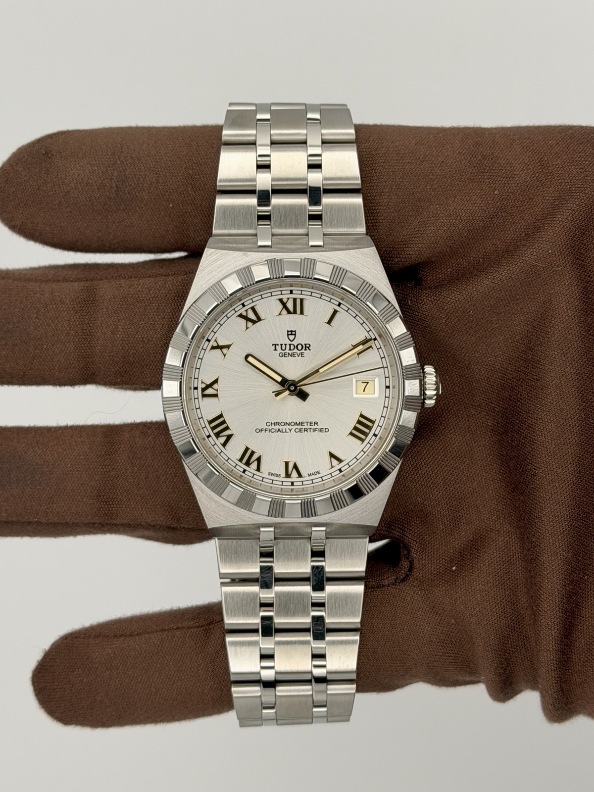 Tudor Royal 0104