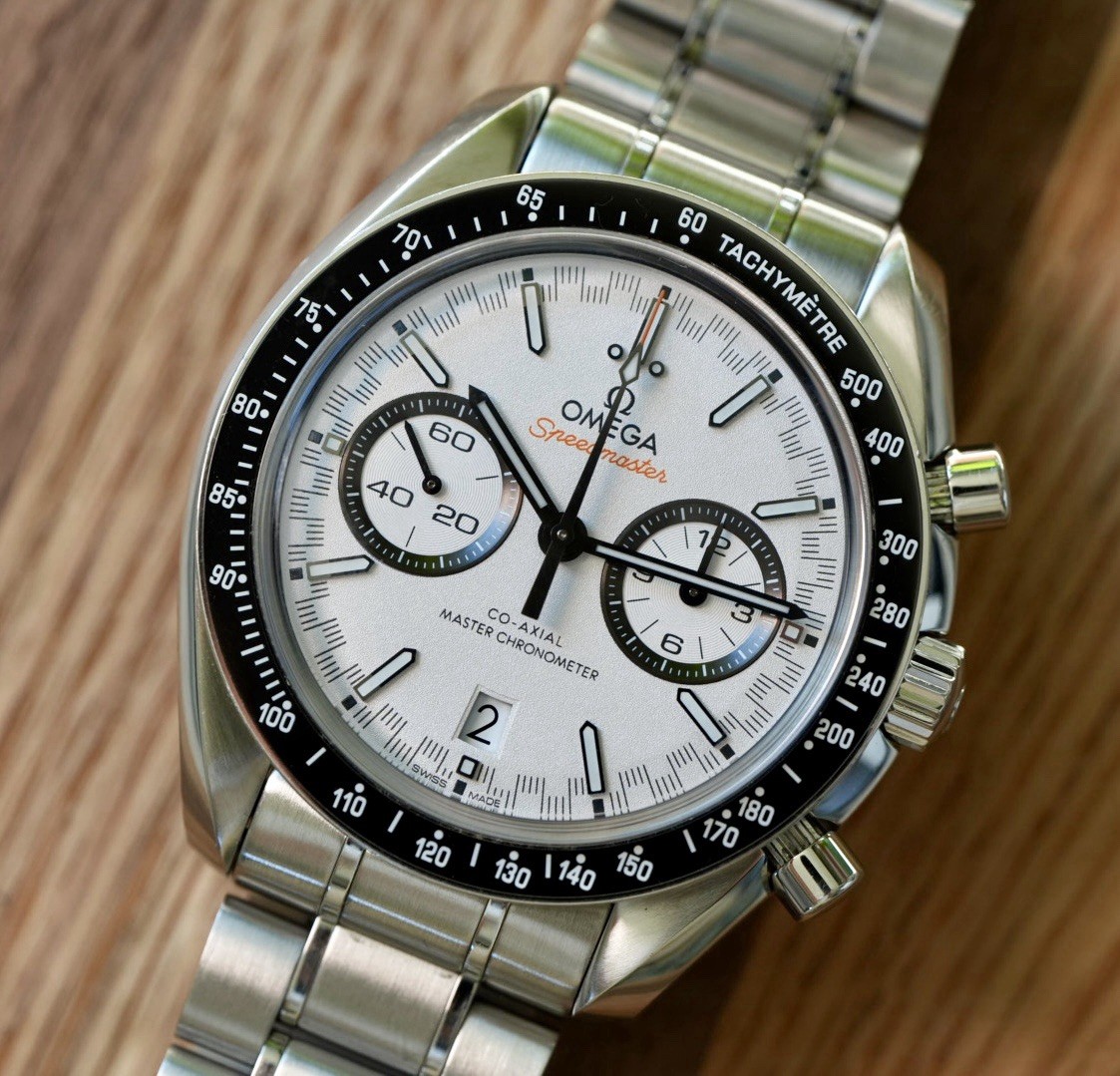 Omega Speedmaster 329.30.44.51.04.001