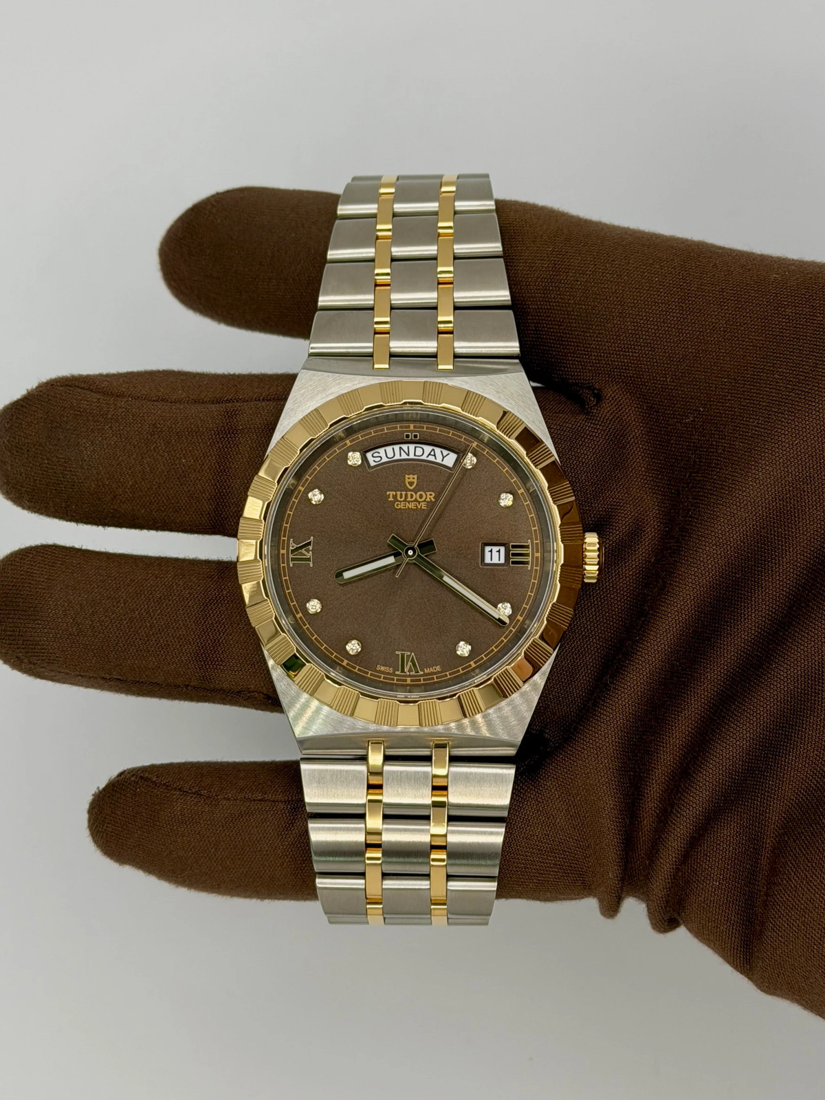 Tudor Royal M28603-0008