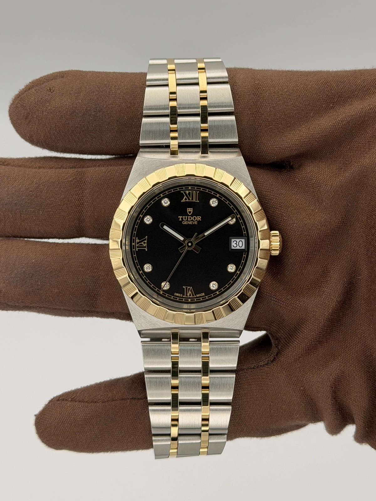 Tudor Royal M28403-0005