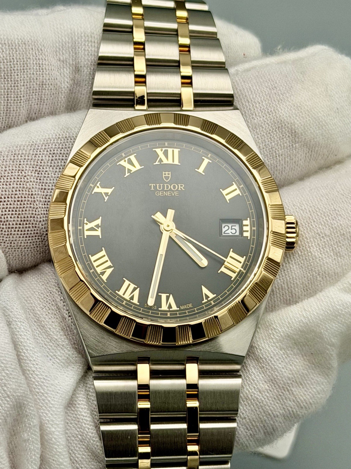Tudor Royal 25803