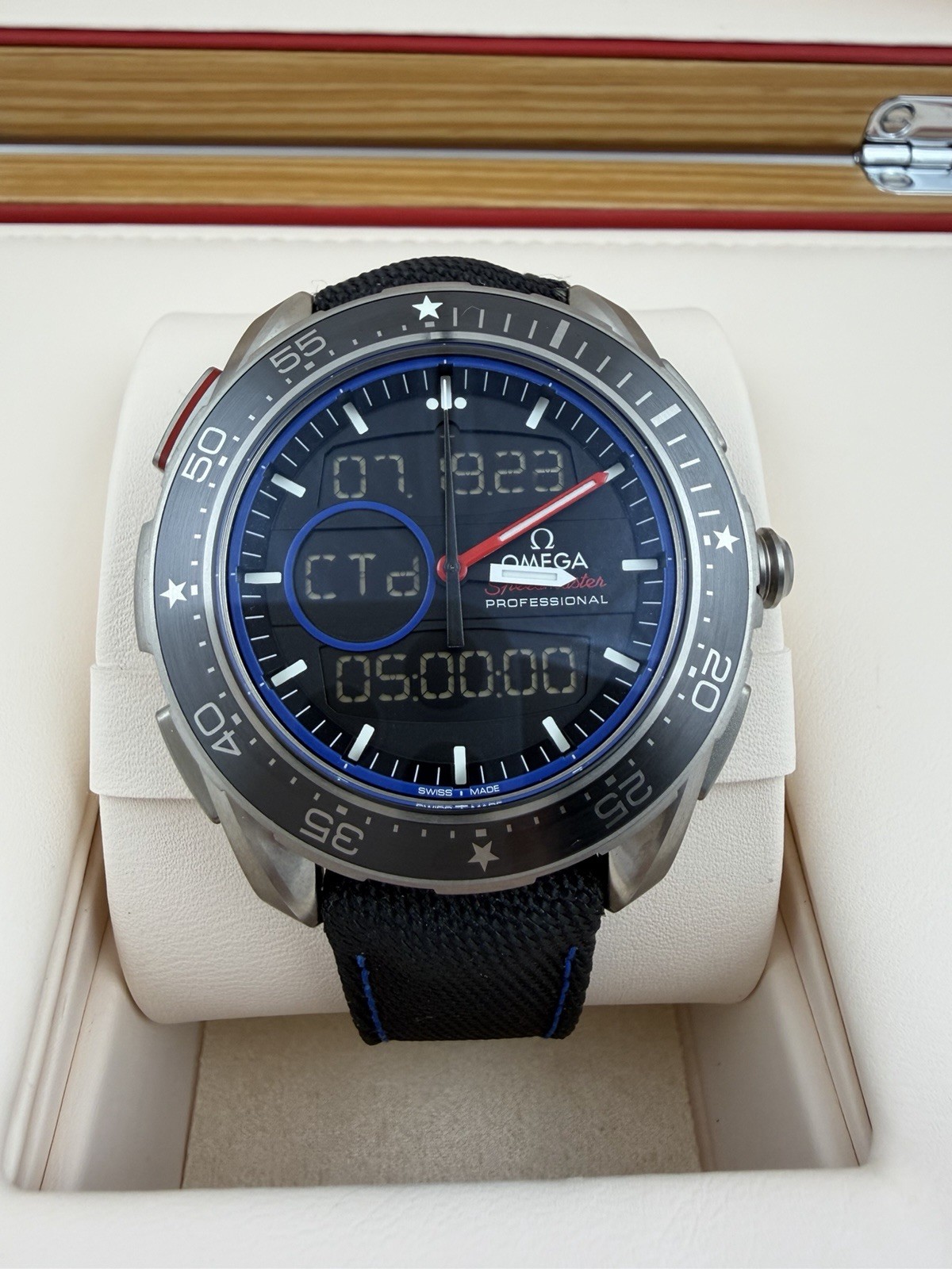 Omega Speedmaster 318.92.45.79.01.001