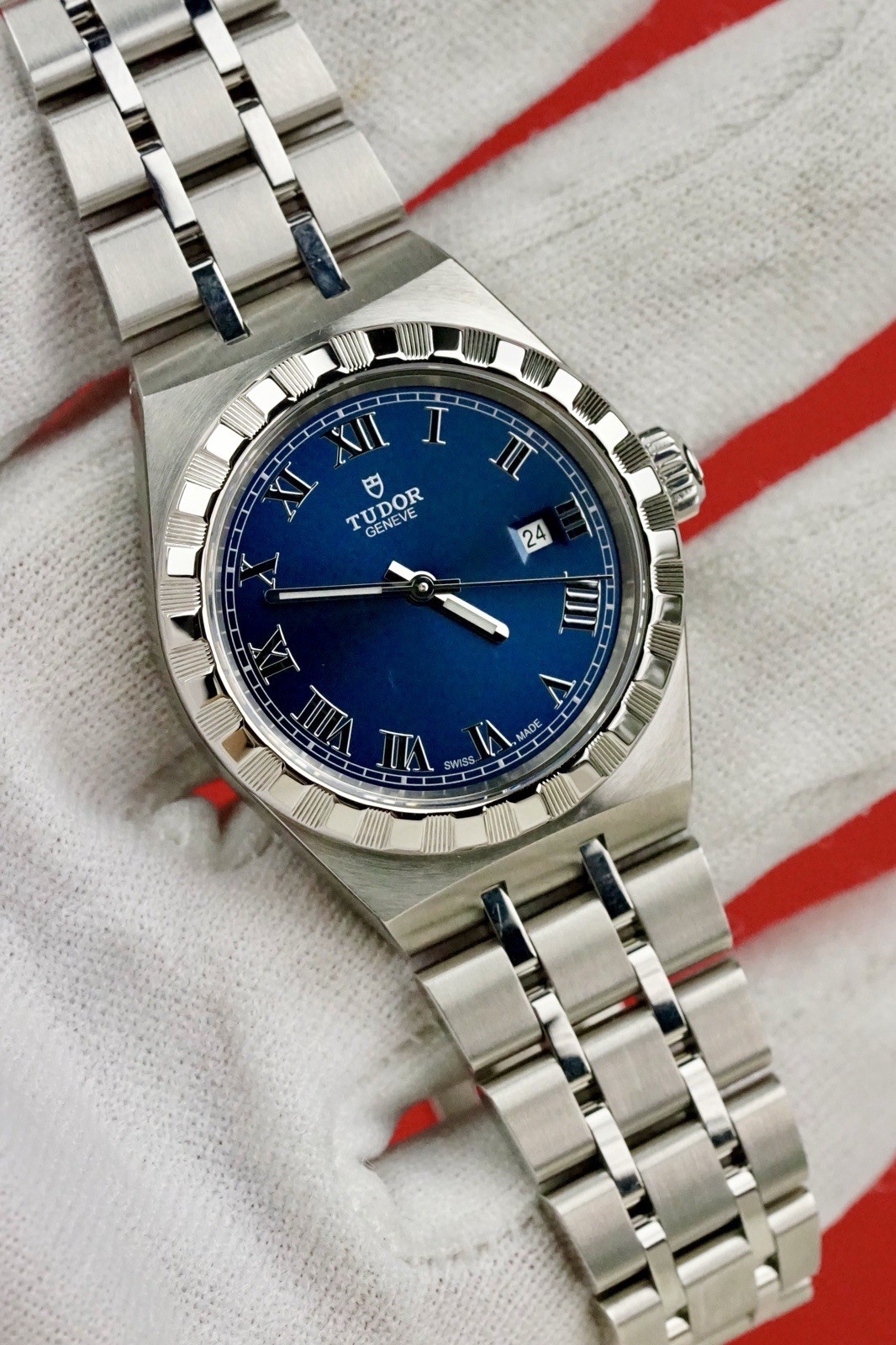 Tudor Royal M28300-0006