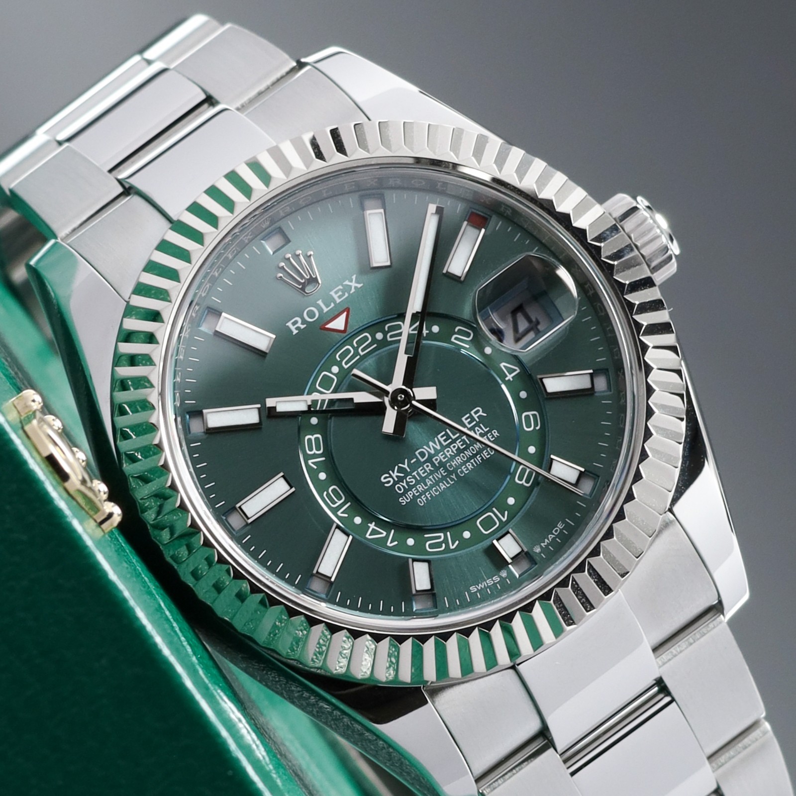 Rolex Sky-Dweller 33693