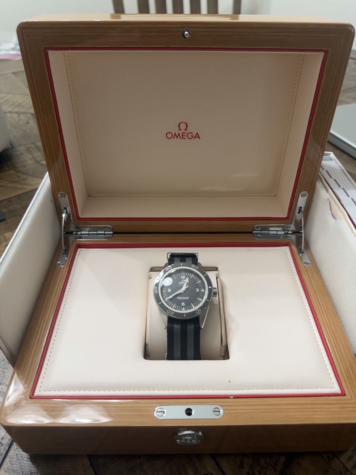 Omega Seamaster 300 233.30.41.21.01.001